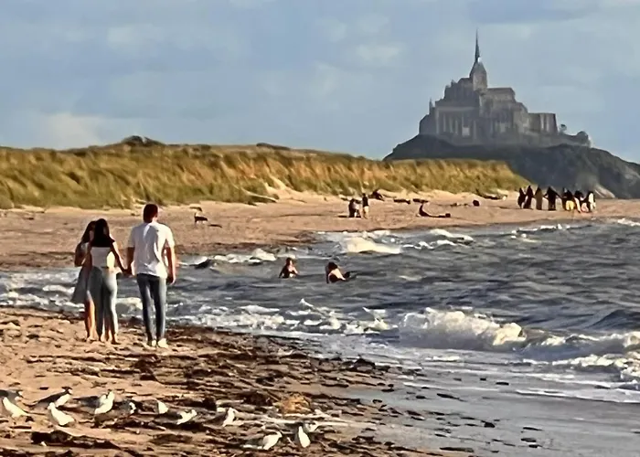 La Glycine Baie Du Mont St Michel Dragey